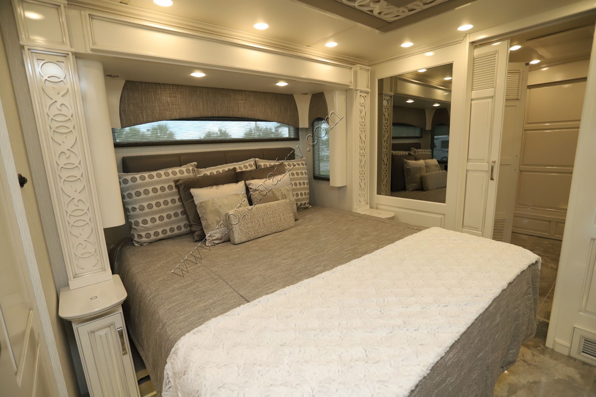 New 2026 Newmar Essex 4521 Class A  For Sale