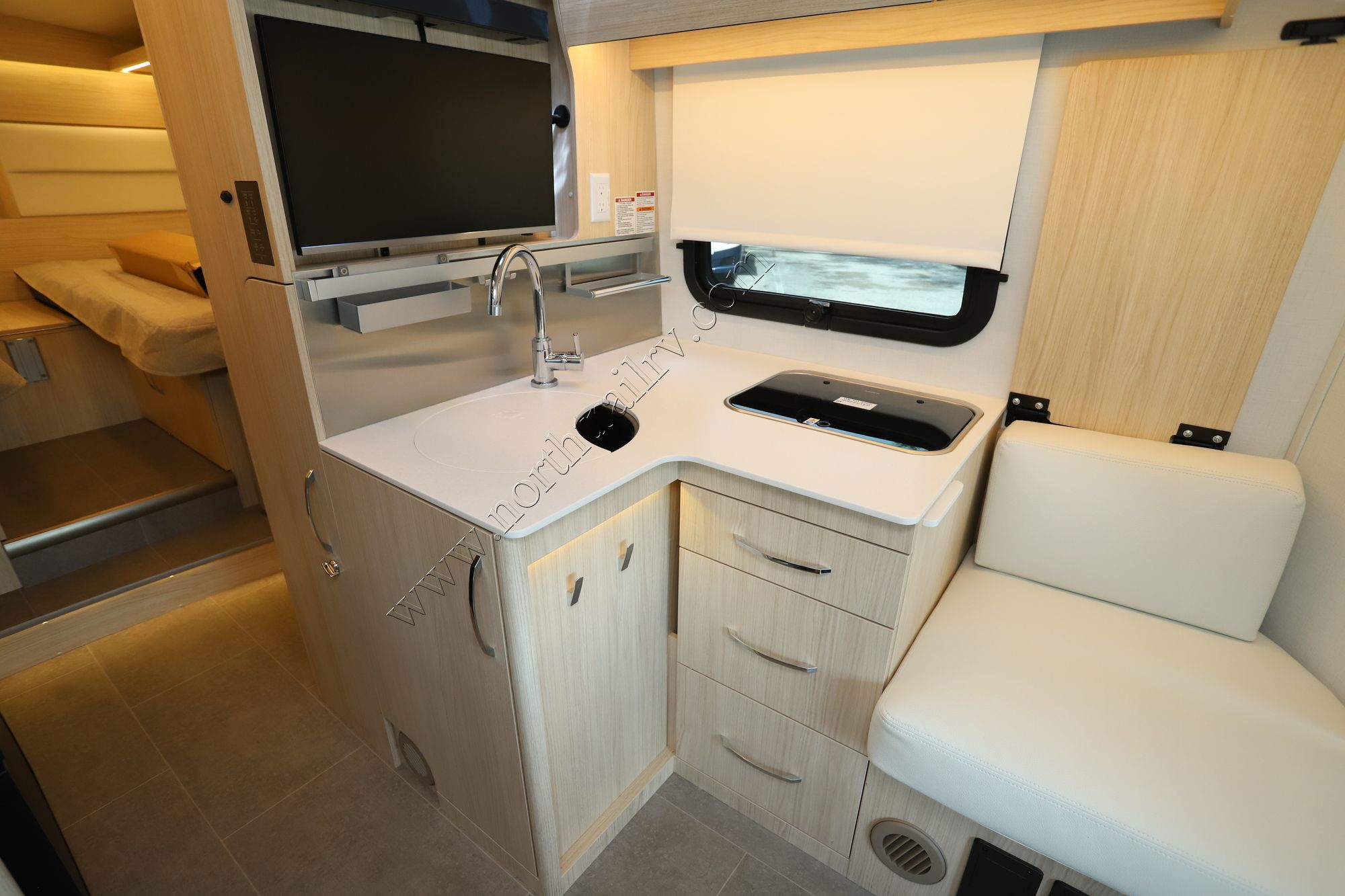 Used 2025 Leisure Van Wonder 24RTB AWD Class C  For Sale