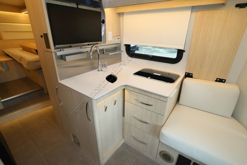 2025 Leisure Van Wonder 24RTB AWD