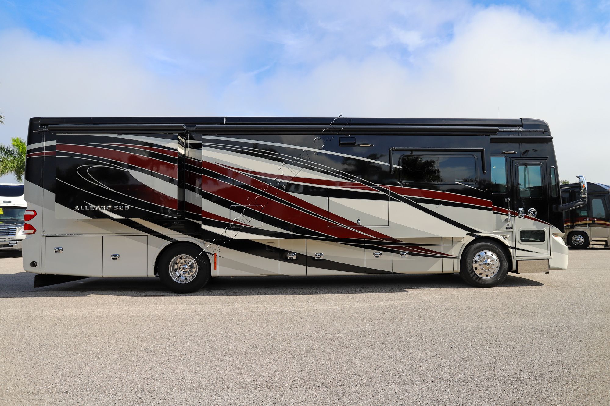 Used 2017 Tiffin Motor Homes Allegro Bus 37AP Class A  For Sale