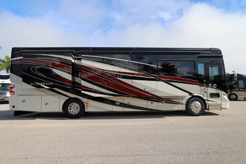 2017 Tiffin Motor Homes Allegro Bus 37AP