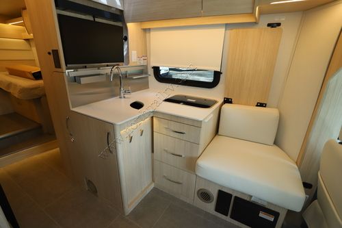 2025 Leisure Van Wonder 24RTB AWD