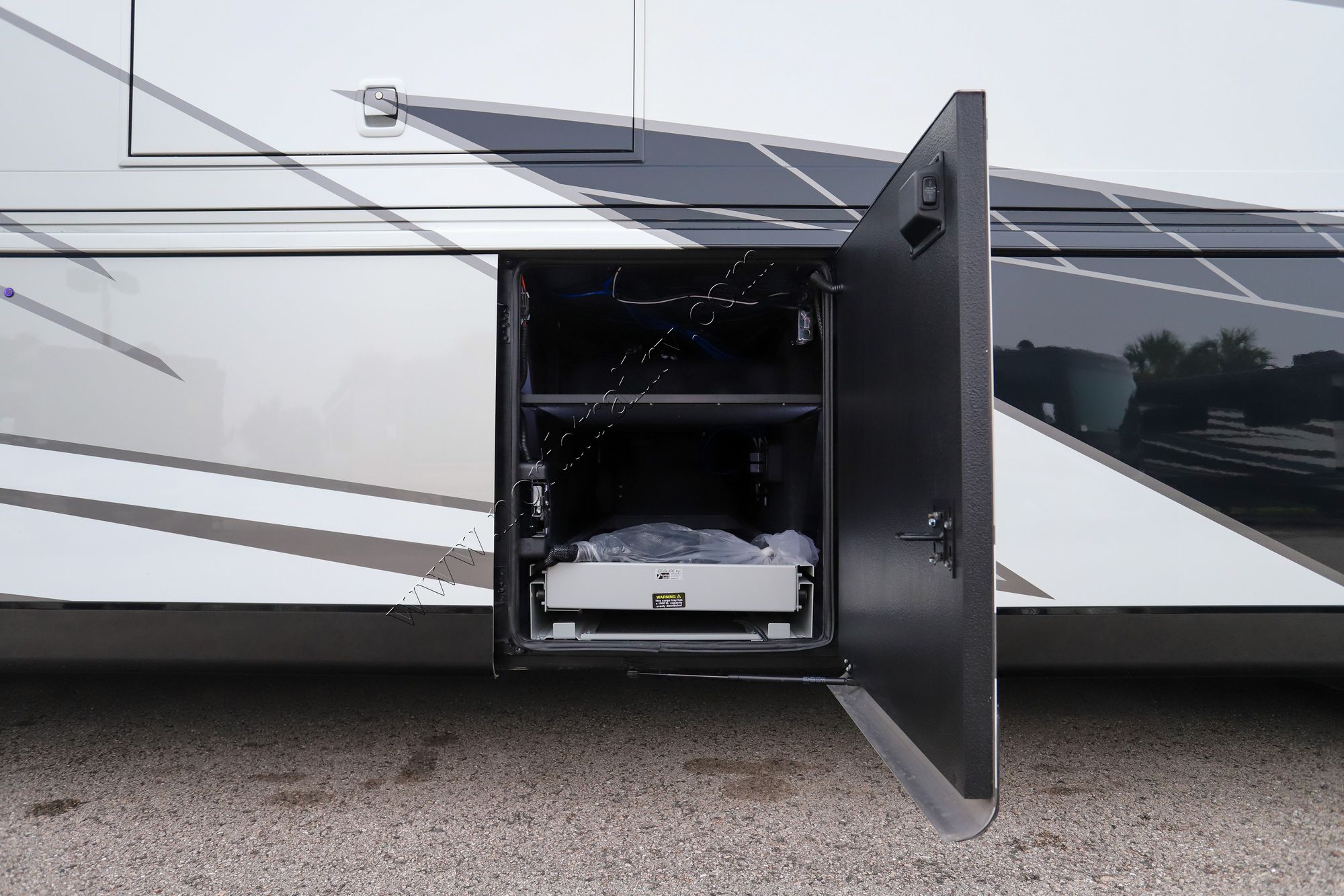 New 2026 Newmar Essex 4521 Class A  For Sale