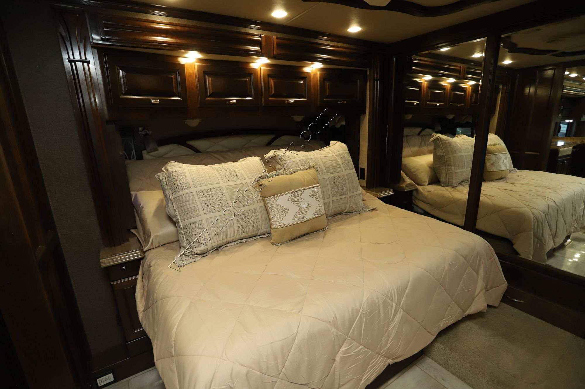 Used 2017 Tiffin Motor Homes Allegro Bus 37AP Class A  For Sale