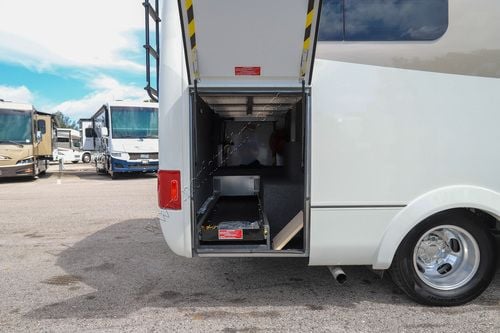 2025 Leisure Van Wonder 24RTB AWD