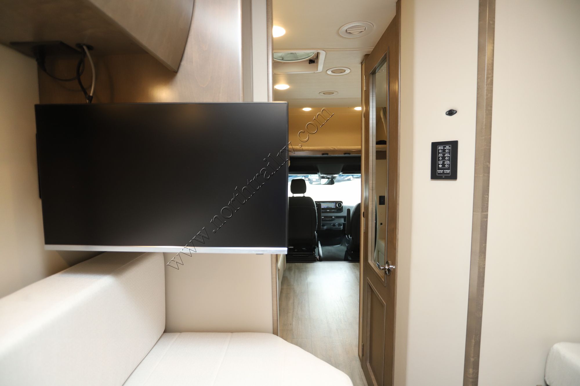 Used 2025 Renegade Rv Vienna 25TBC Class C  For Sale