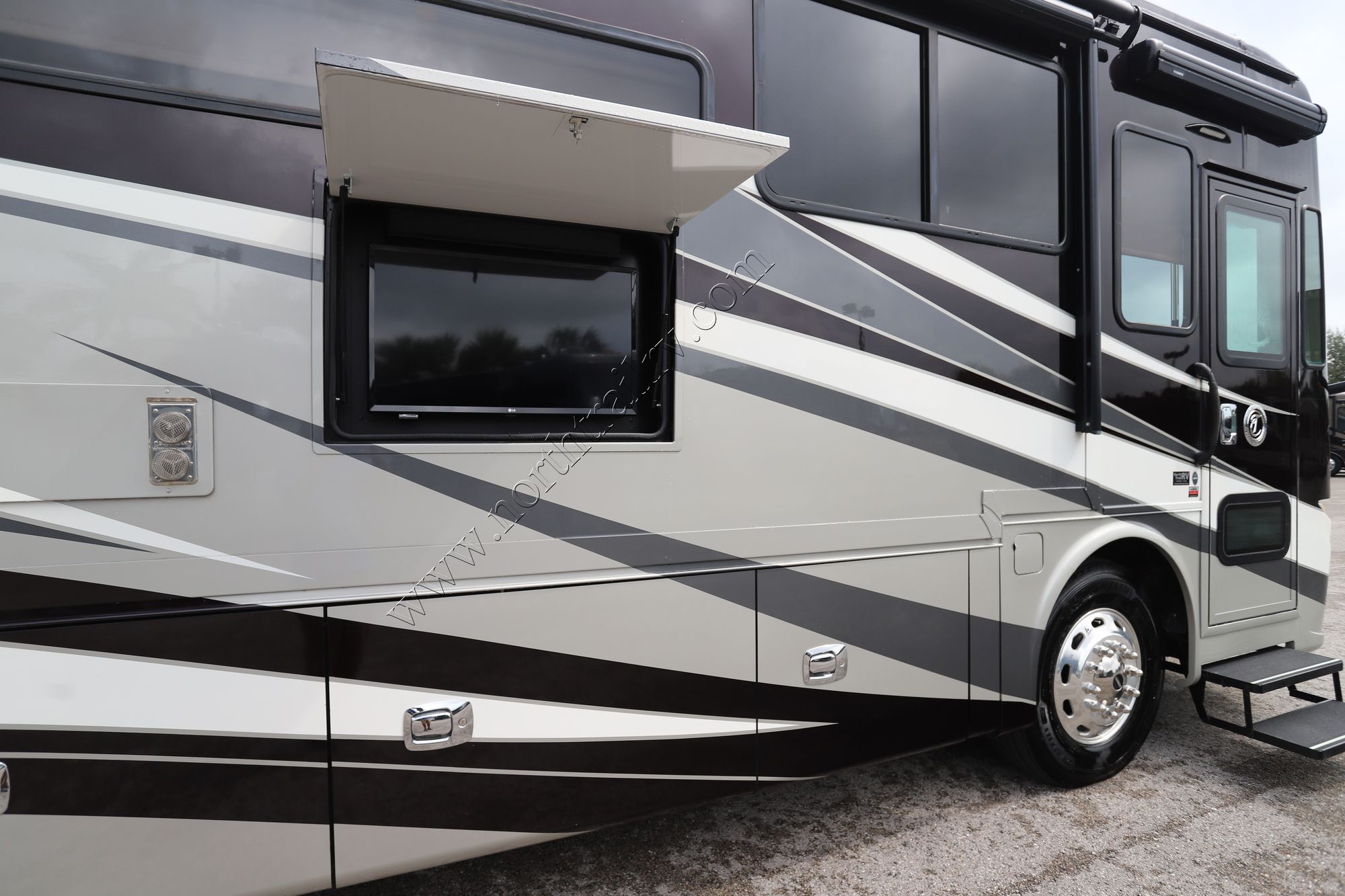 Used 2020 Tiffin Motor Homes Allegro Red 37BA Class A  For Sale