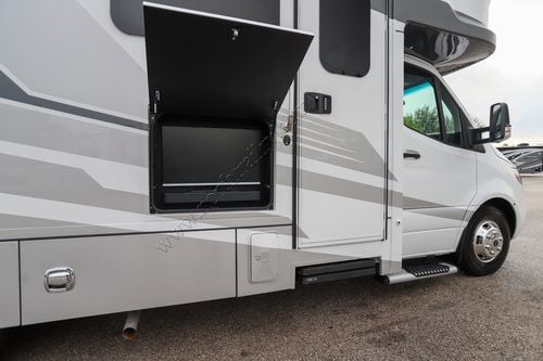2025 Renegade Rv Vienna 25TBC