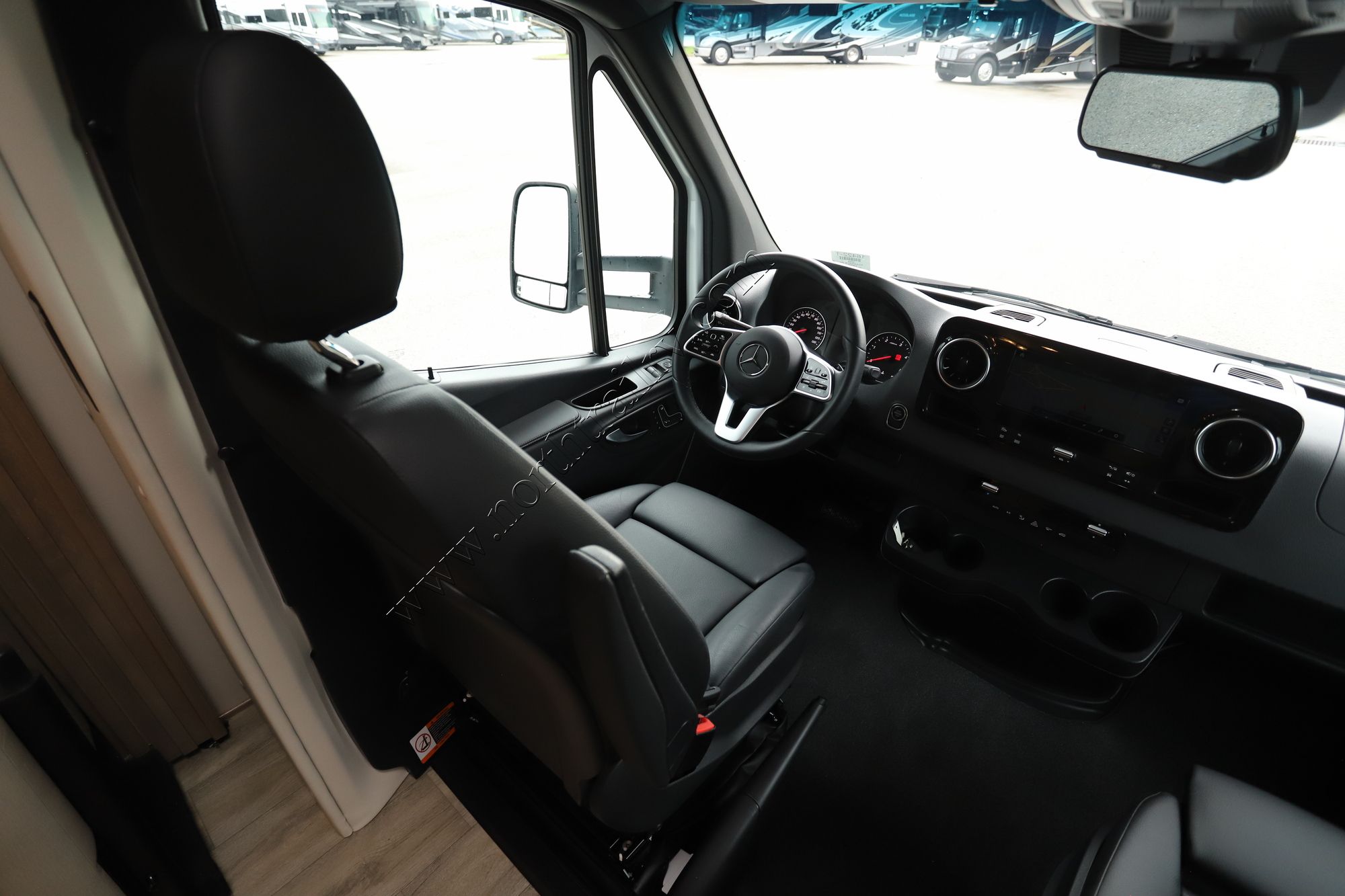 Used 2025 Renegade Rv Vienna 25TBC Class C  For Sale