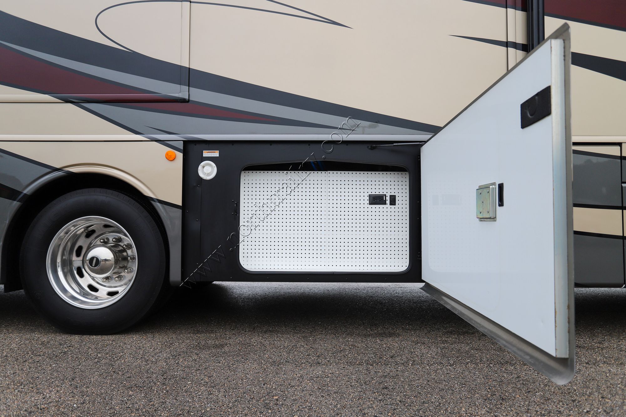 Used 2018 Holiday Rambler Endeavor Xe 38K Class A  For Sale
