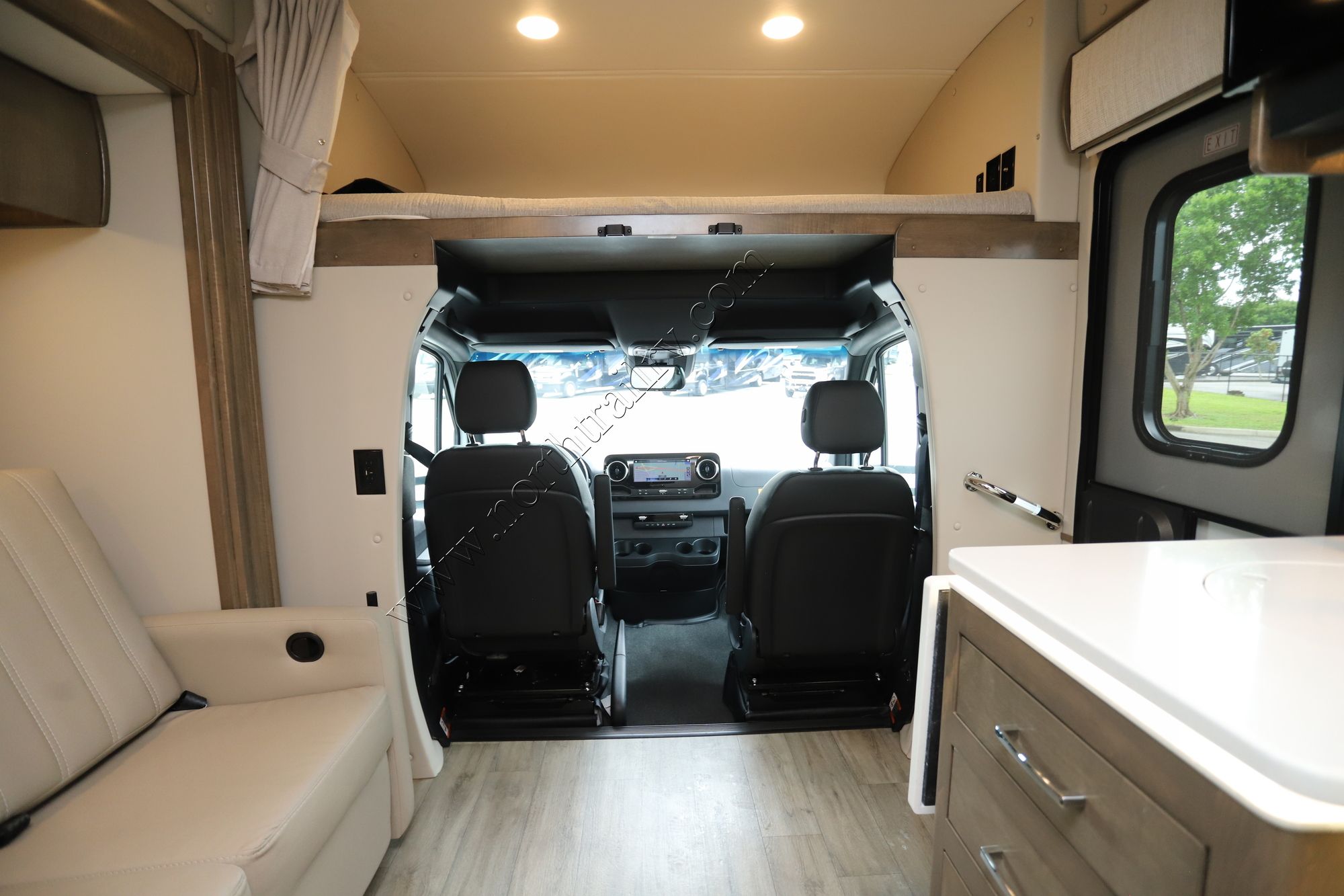 Used 2025 Renegade Rv Vienna 25TBC Class C  For Sale