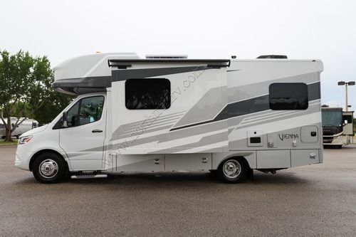 2025 Renegade Rv Vienna 25TBC