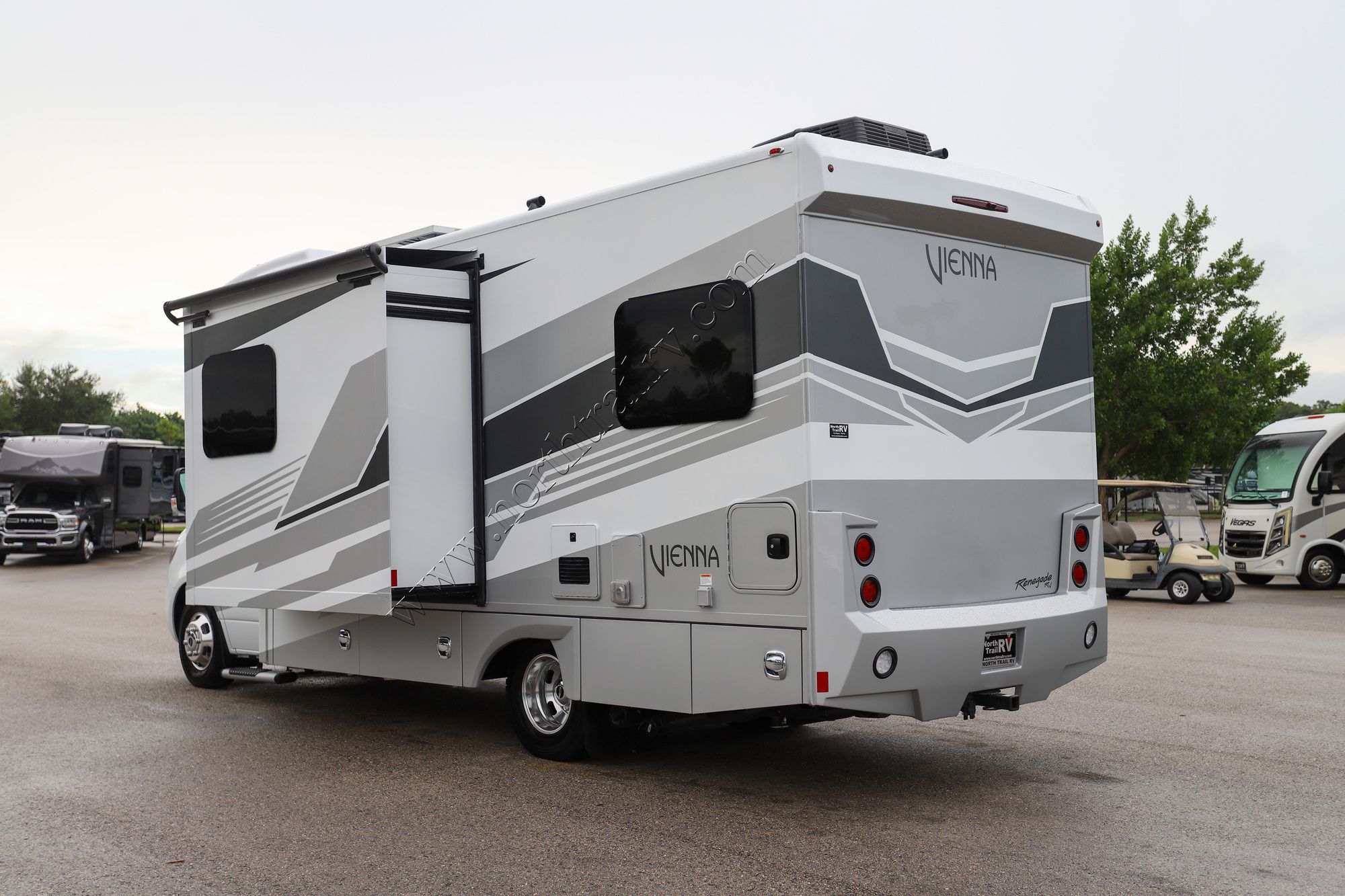 Used 2025 Renegade Rv Vienna 25TBC Class C  For Sale
