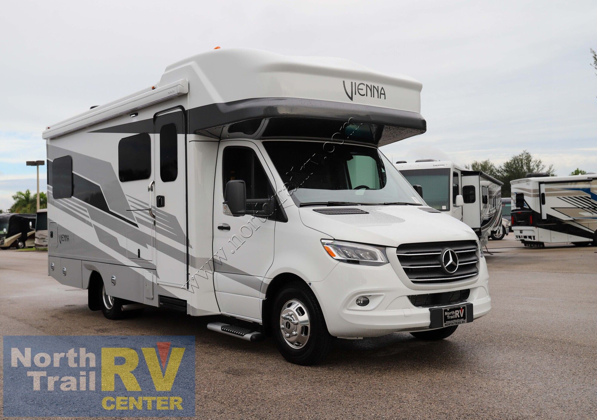 Used 2025 Renegade Rv Vienna 25TBC Class C  For Sale