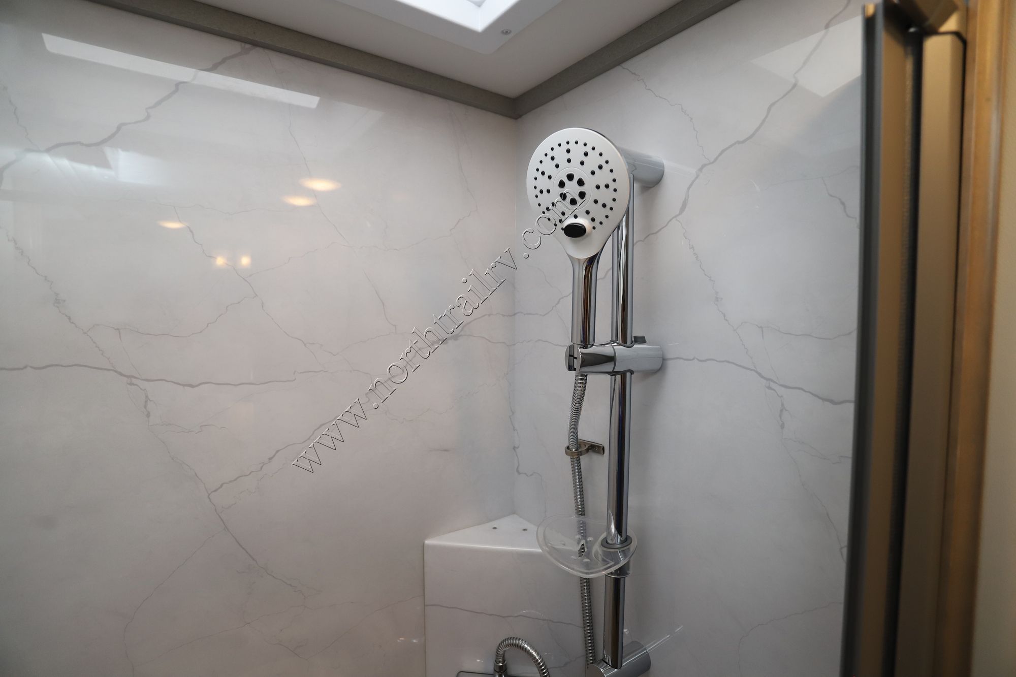 Used 2025 Renegade Rv Vienna 25TBC Class C  For Sale