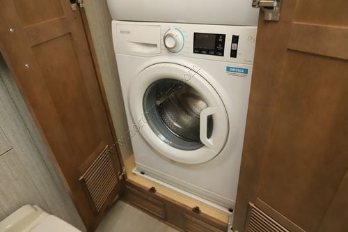 2022 Newmar Ventana 4037
