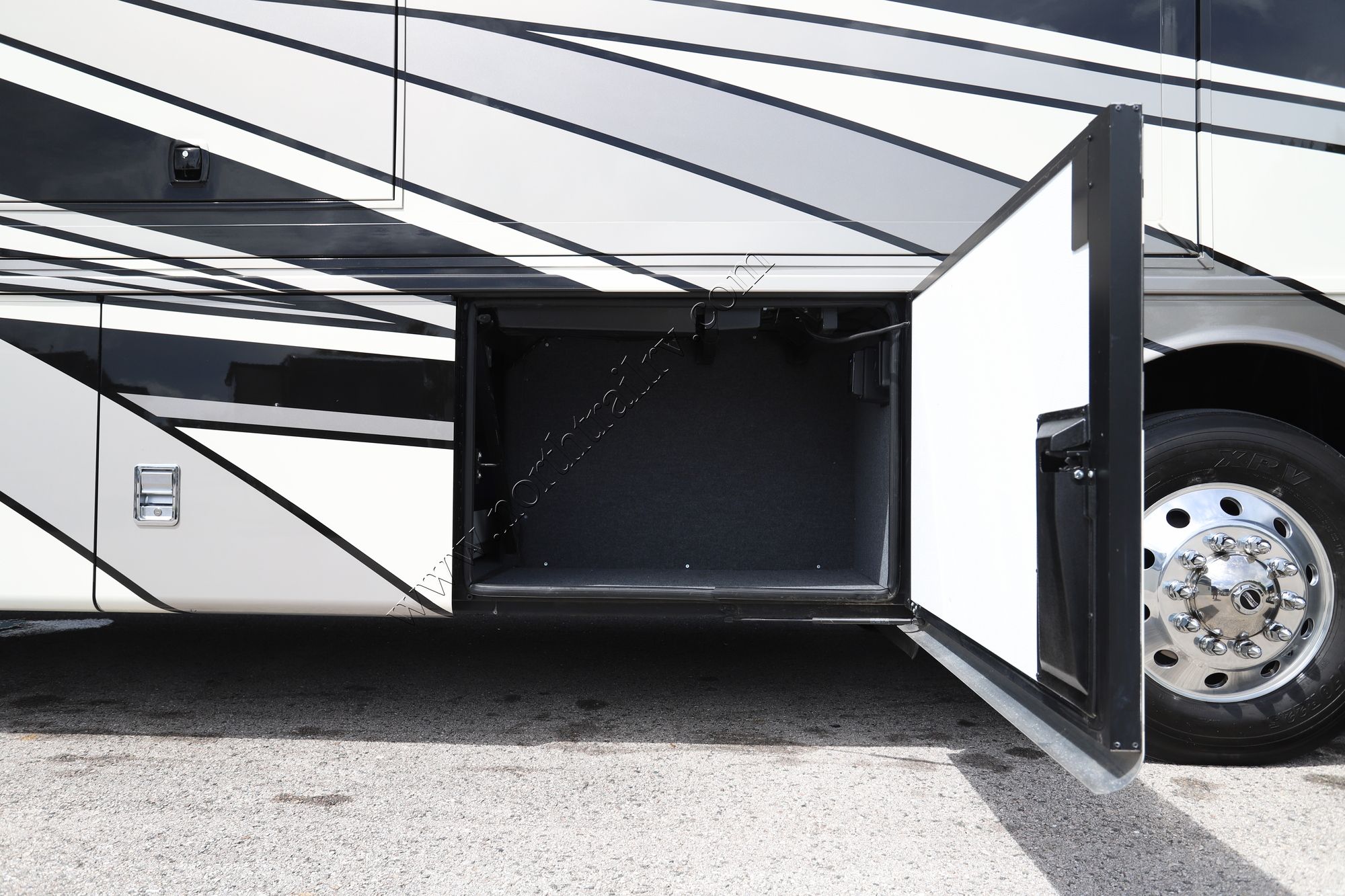 Used 2022 Newmar Ventana 4037 Class A  For Sale