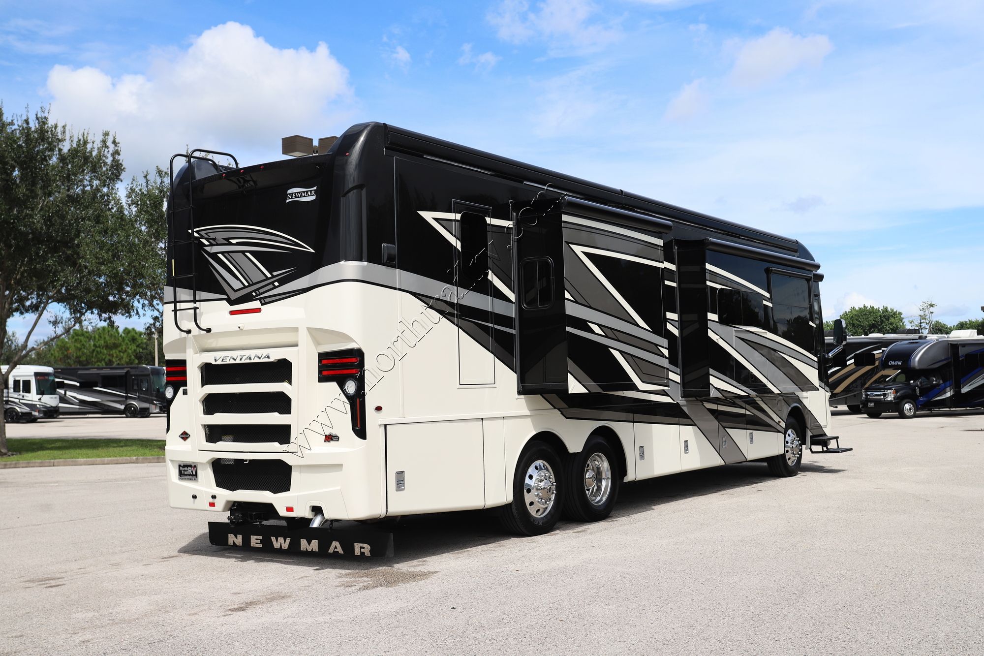 Used 2022 Newmar Ventana 4037 Class A  For Sale