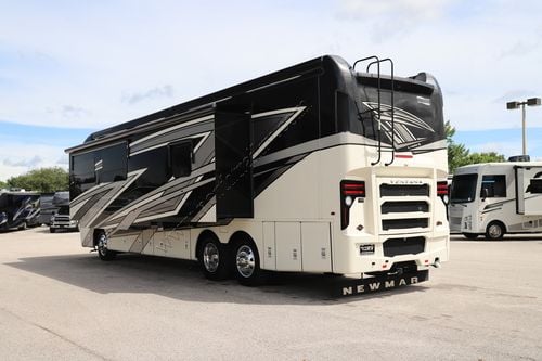 2022 Newmar Ventana 4037