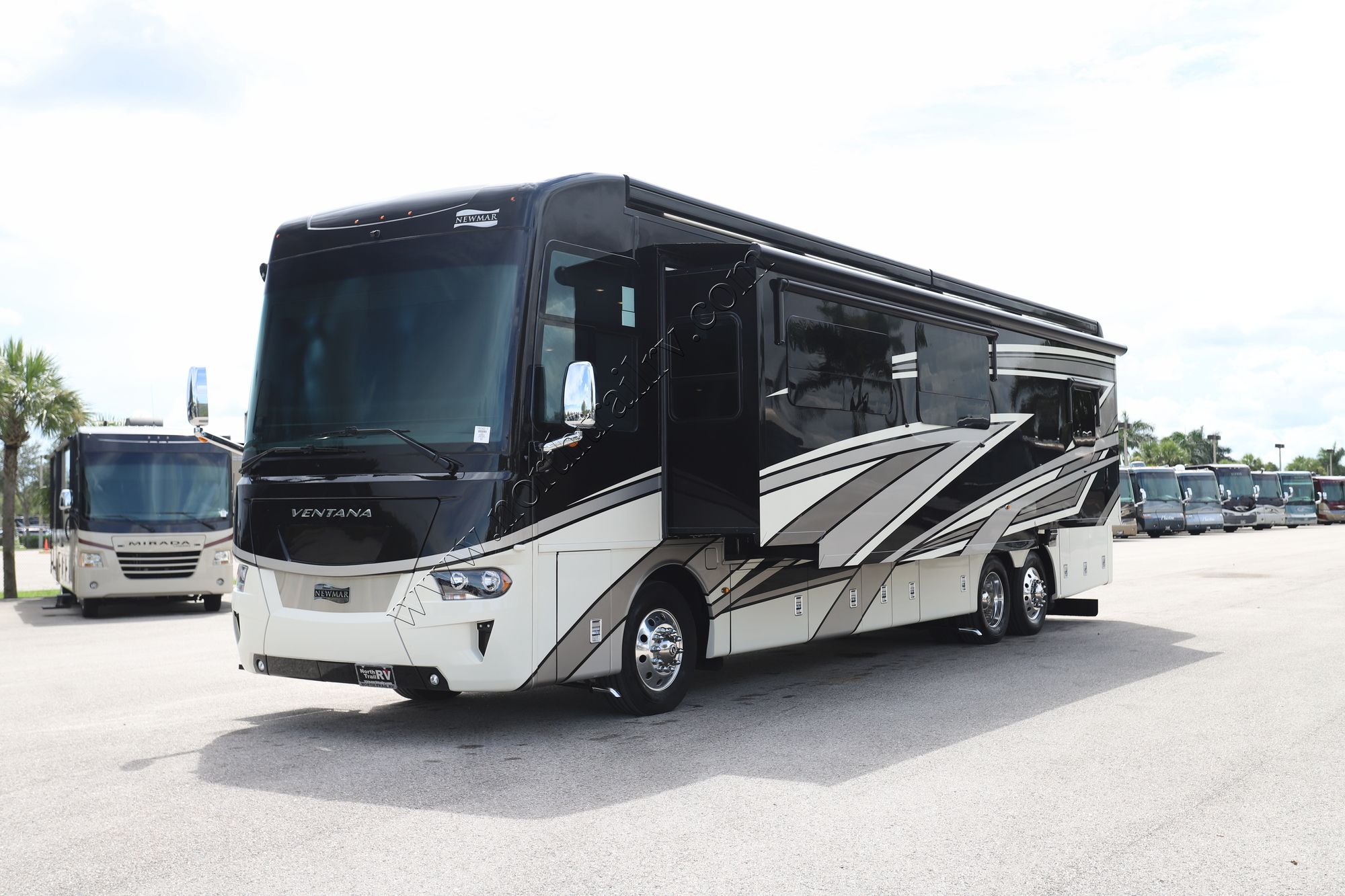 Used 2022 Newmar Ventana 4037 Class A  For Sale