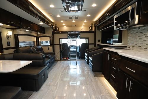 2021 Renegade Rv Classic 45CMR