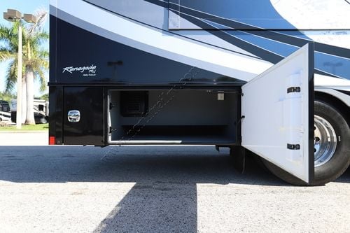 2021 Renegade Rv Classic 45CMR