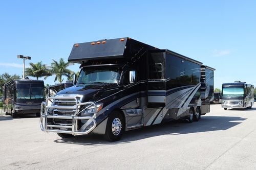 2021 Renegade Rv Classic 45CMR
