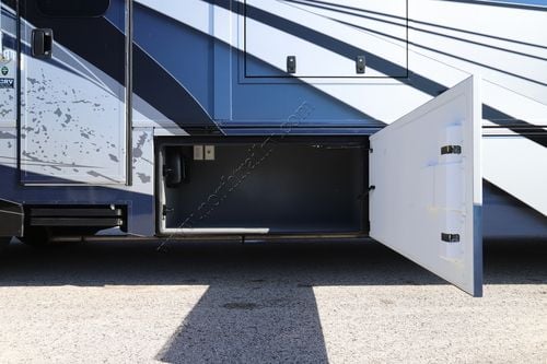 2021 Renegade Rv Classic 45CMR