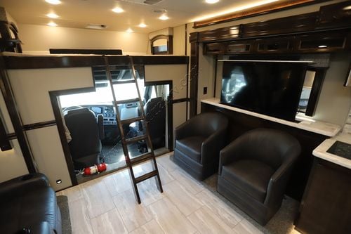 2021 Renegade Rv Classic 45CMR