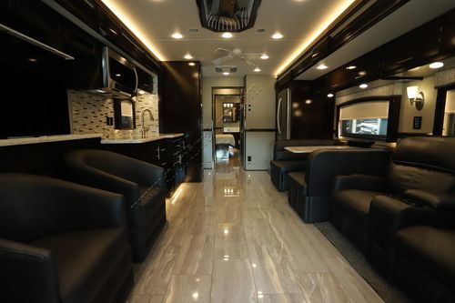 2021 Renegade Rv Classic 45CMR
