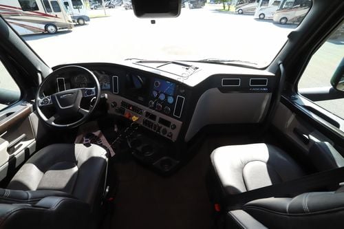 2021 Renegade Rv Classic 45CMR
