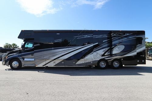 2021 Renegade Rv Classic 45CMR