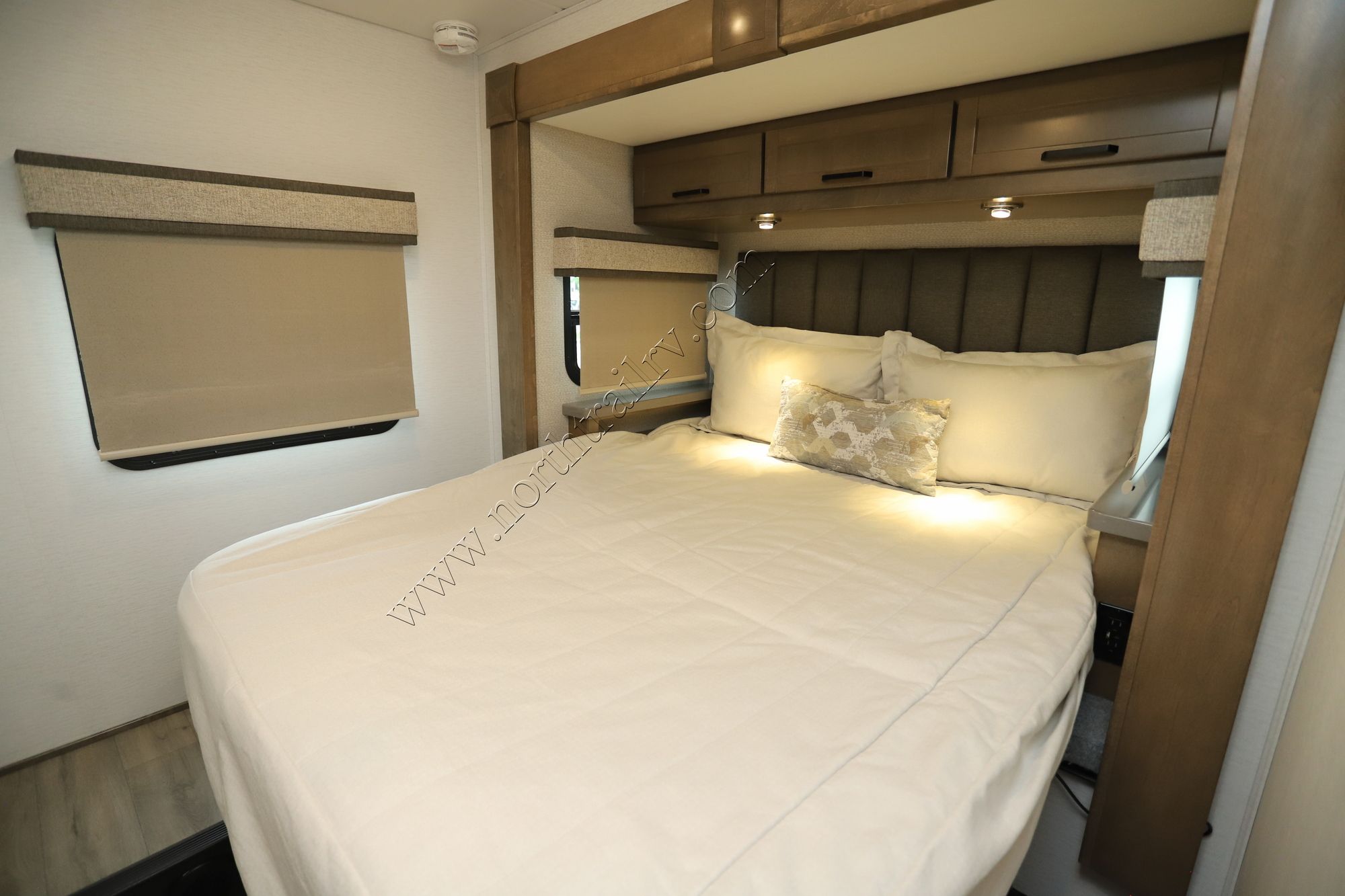 Used 2025 Renegade Rv Veracruz 32VDS Super C  For Sale