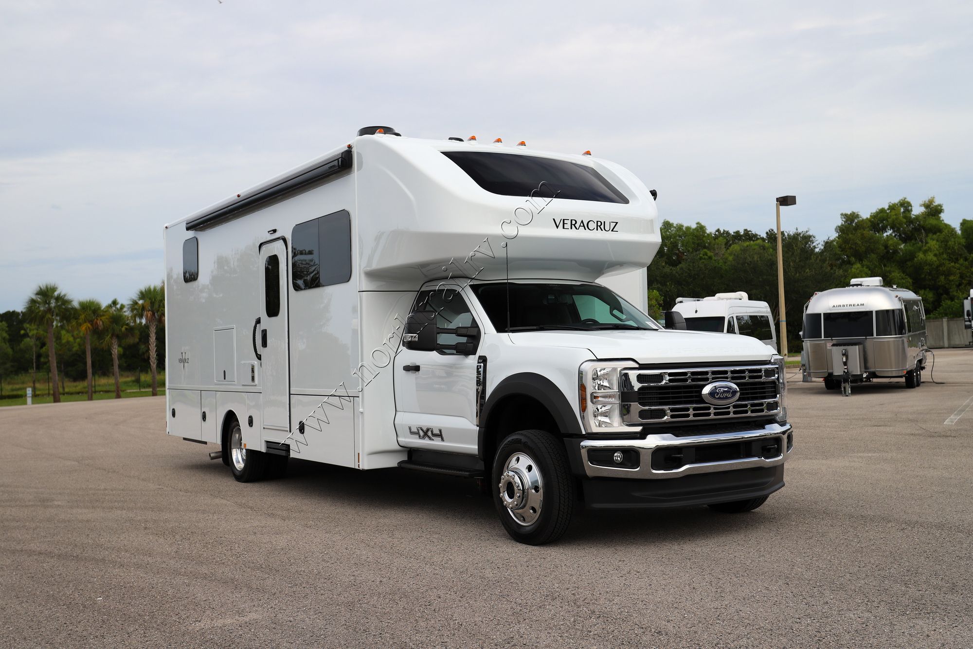 Used 2025 Renegade Rv Veracruz 32VDS Super C  For Sale