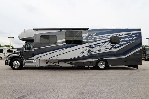 2024 Renegade Rv Valencia 38RB