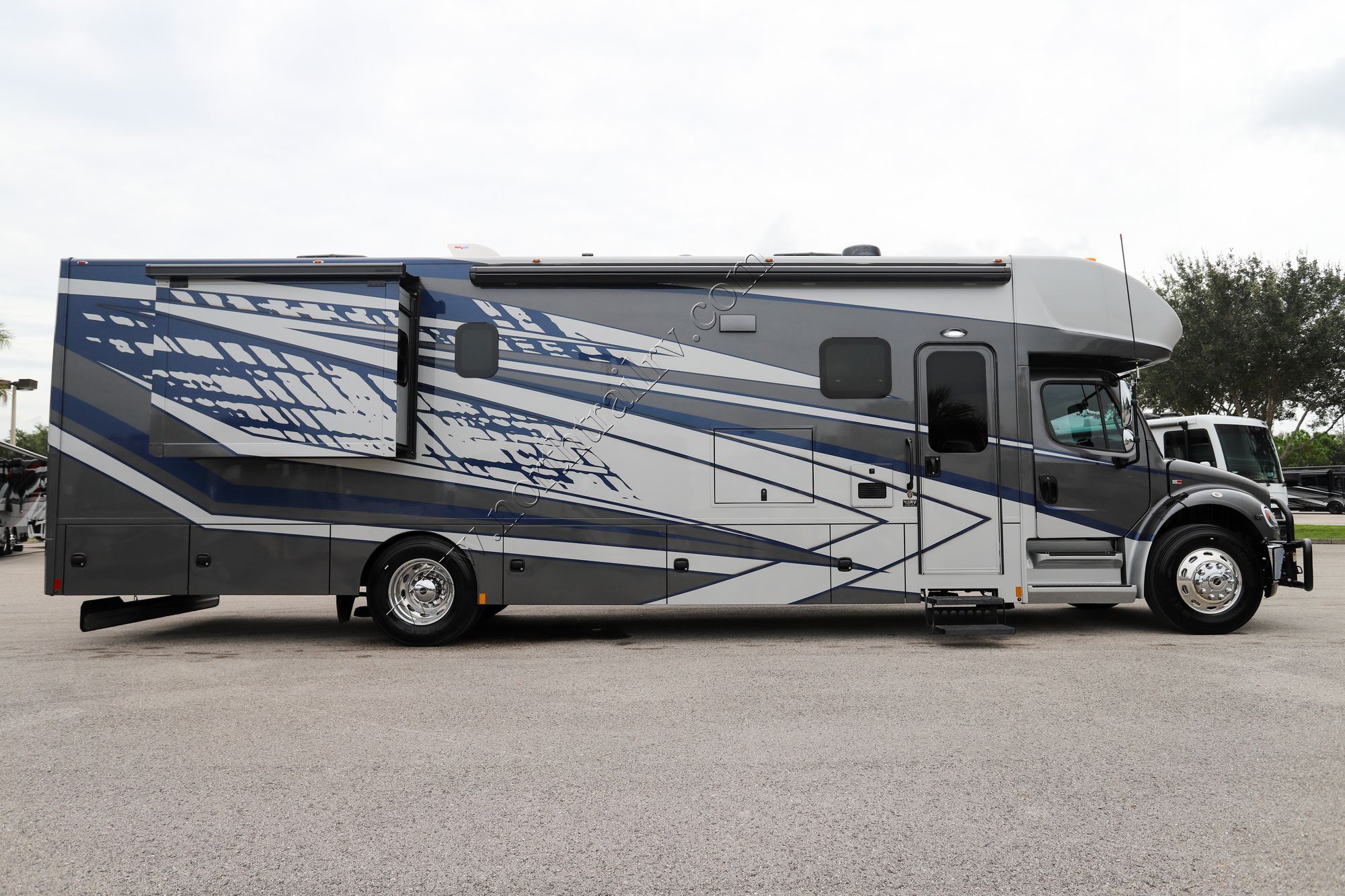 Used 2024 Renegade Rv Valencia 38RB Super C  For Sale