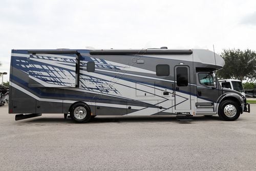 2024 Renegade Rv Valencia 38RB