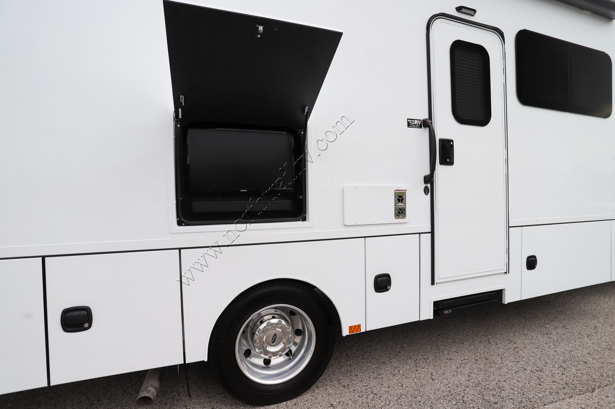 Used 2025 Renegade Rv Veracruz 32VDS Super C  For Sale