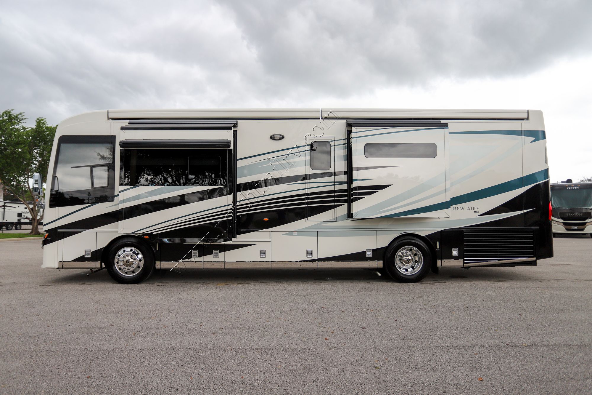 Used 2023 Newmar New Aire 3547 Class A  For Sale