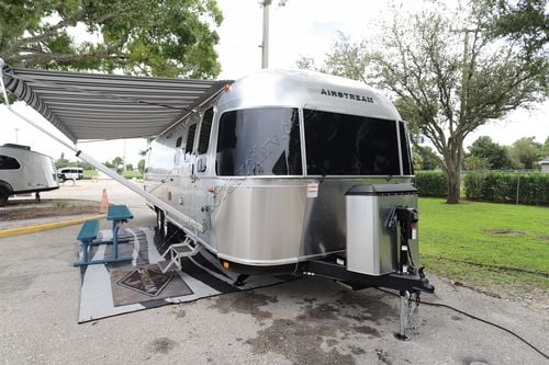 2026 Airstream Classic 30RB