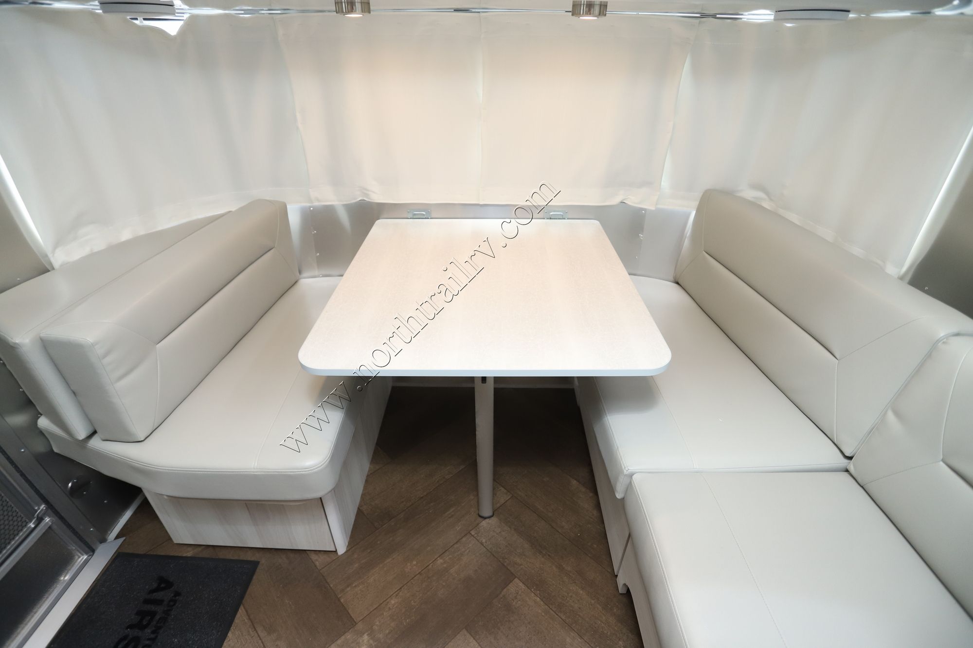 2026 Airstream International 27FB Travel Trailer New For Sale