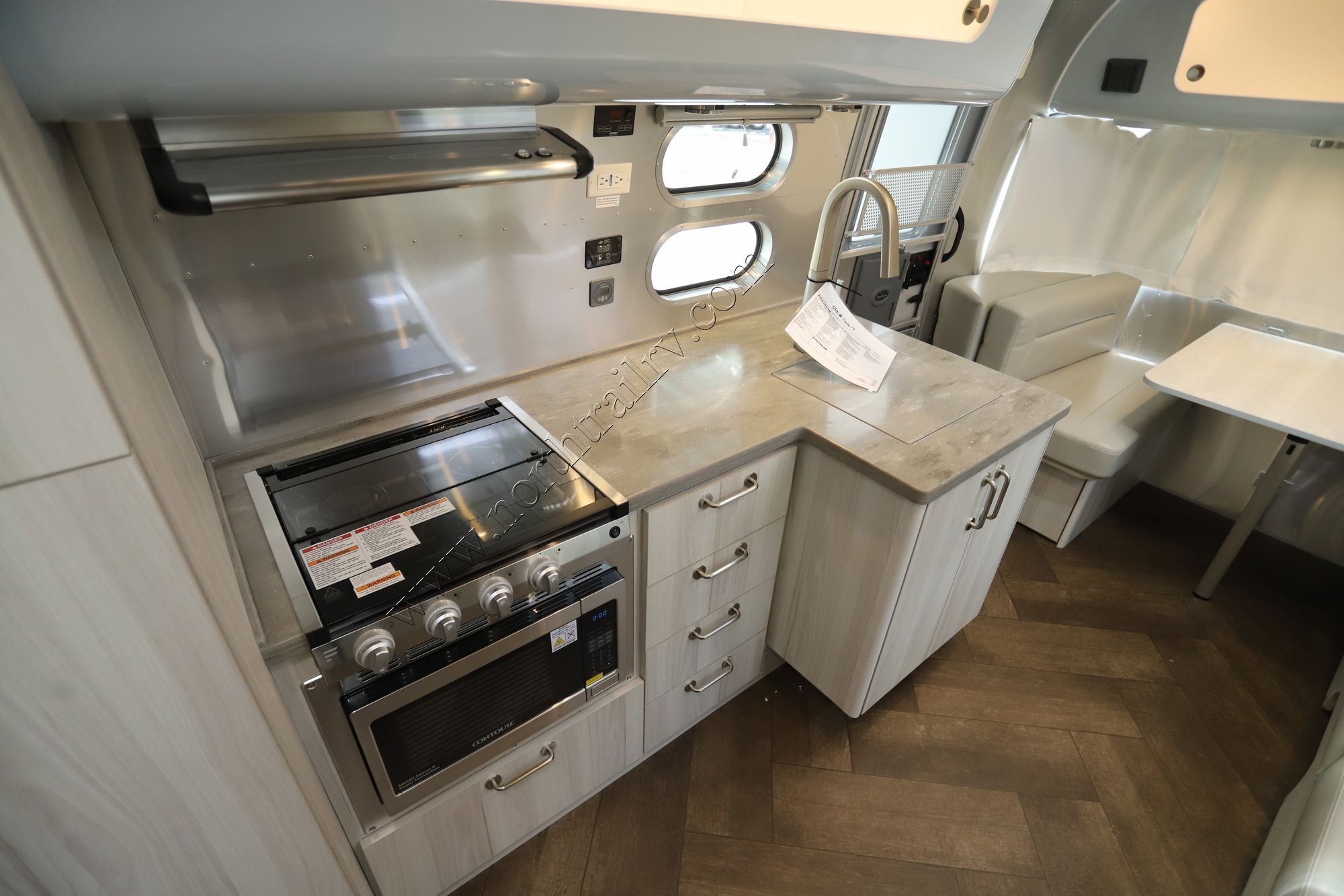 2026 Airstream International 27FB Travel Trailer New For Sale