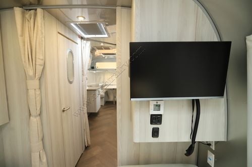 2026 Airstream International 27FB