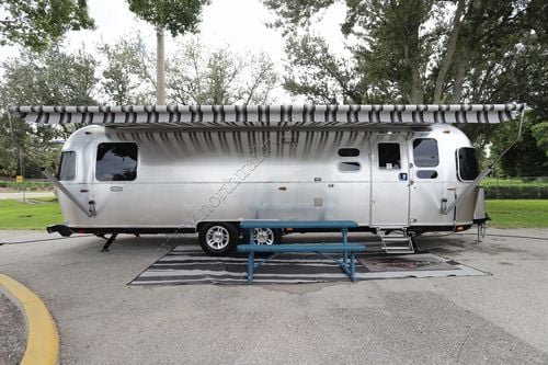 2026 Airstream Classic 30RB