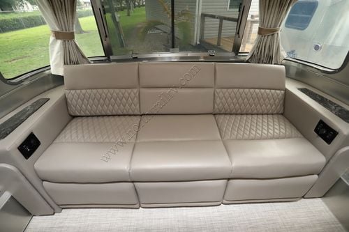 2026 Airstream Classic 30RB