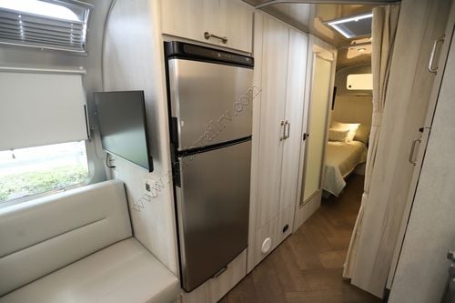 2026 Airstream International 27FB