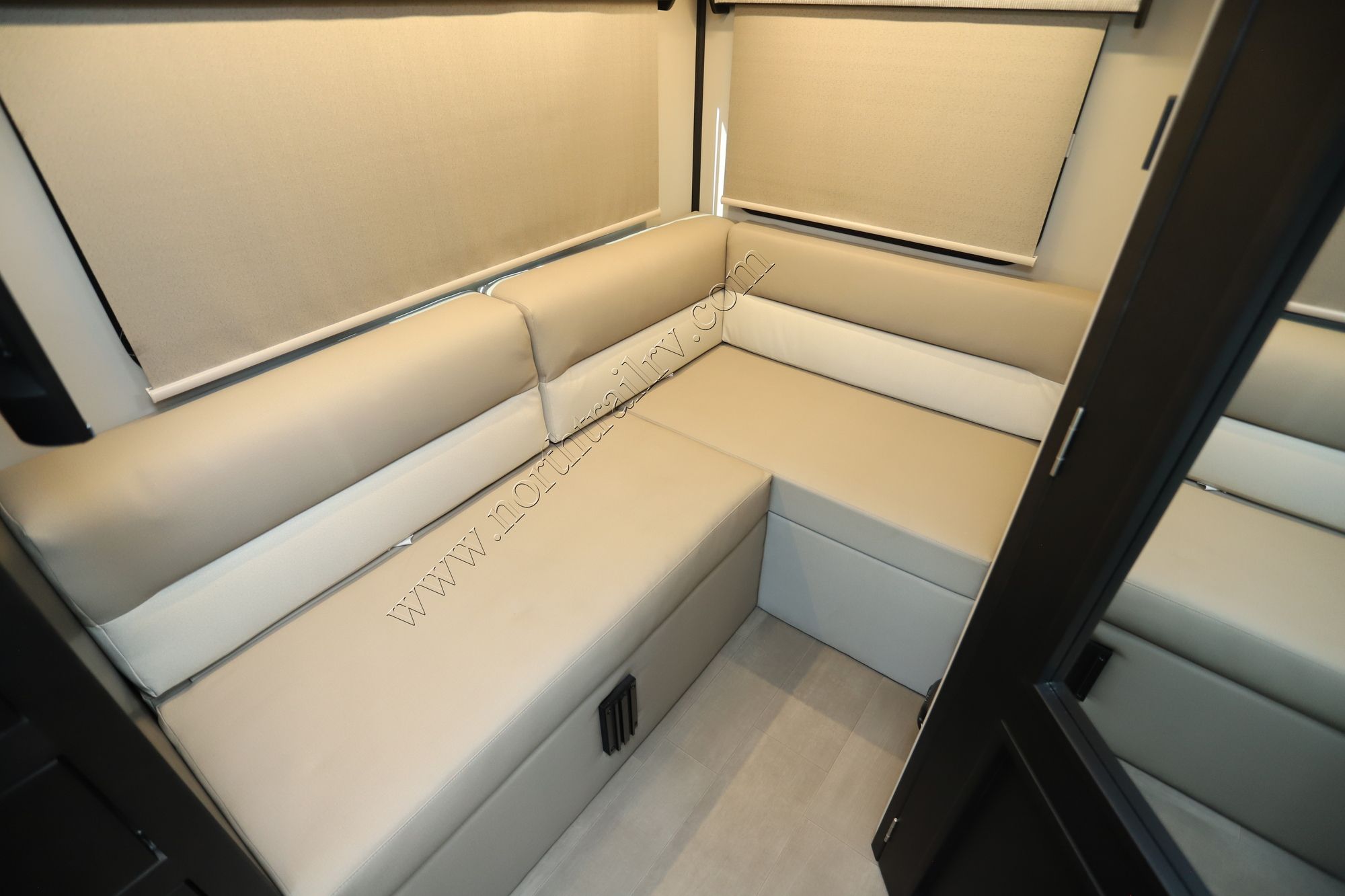 New 2026 Renegade Rv Vienna 25DLC Class C  For Sale