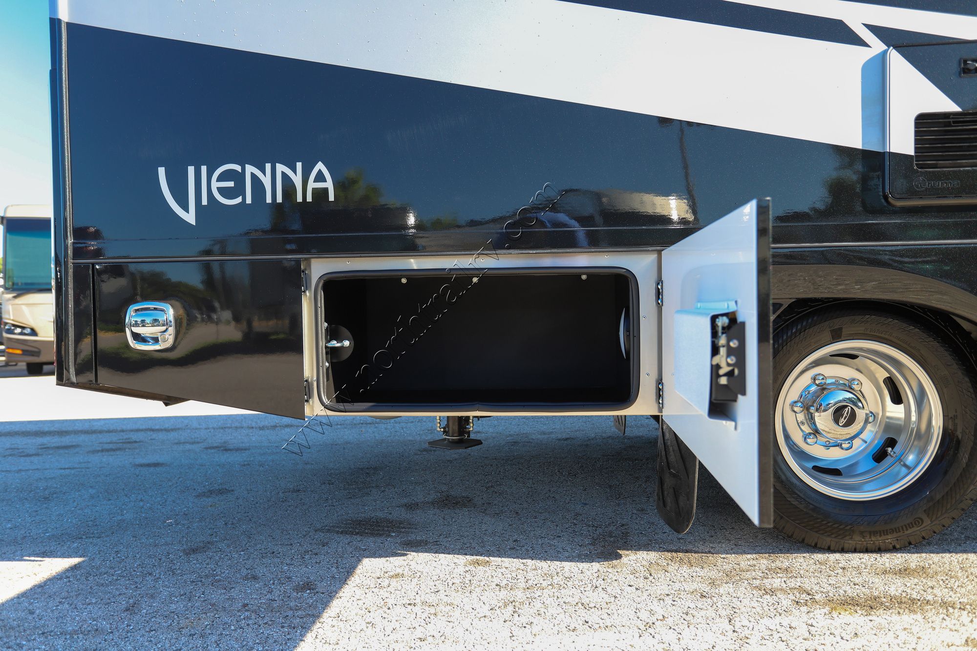 New 2026 Renegade Rv Vienna 25DLC Class C  For Sale