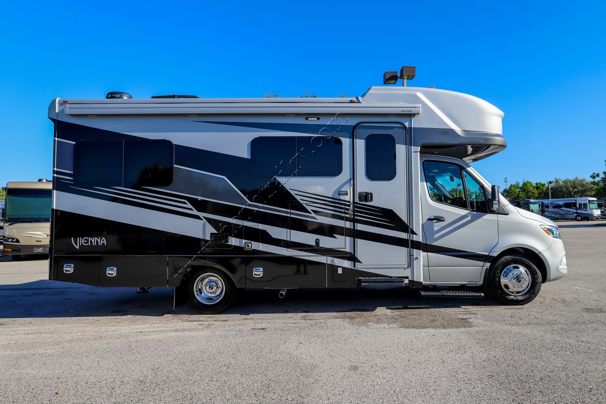 New 2026 Renegade Rv Vienna 25DLC Class C  For Sale