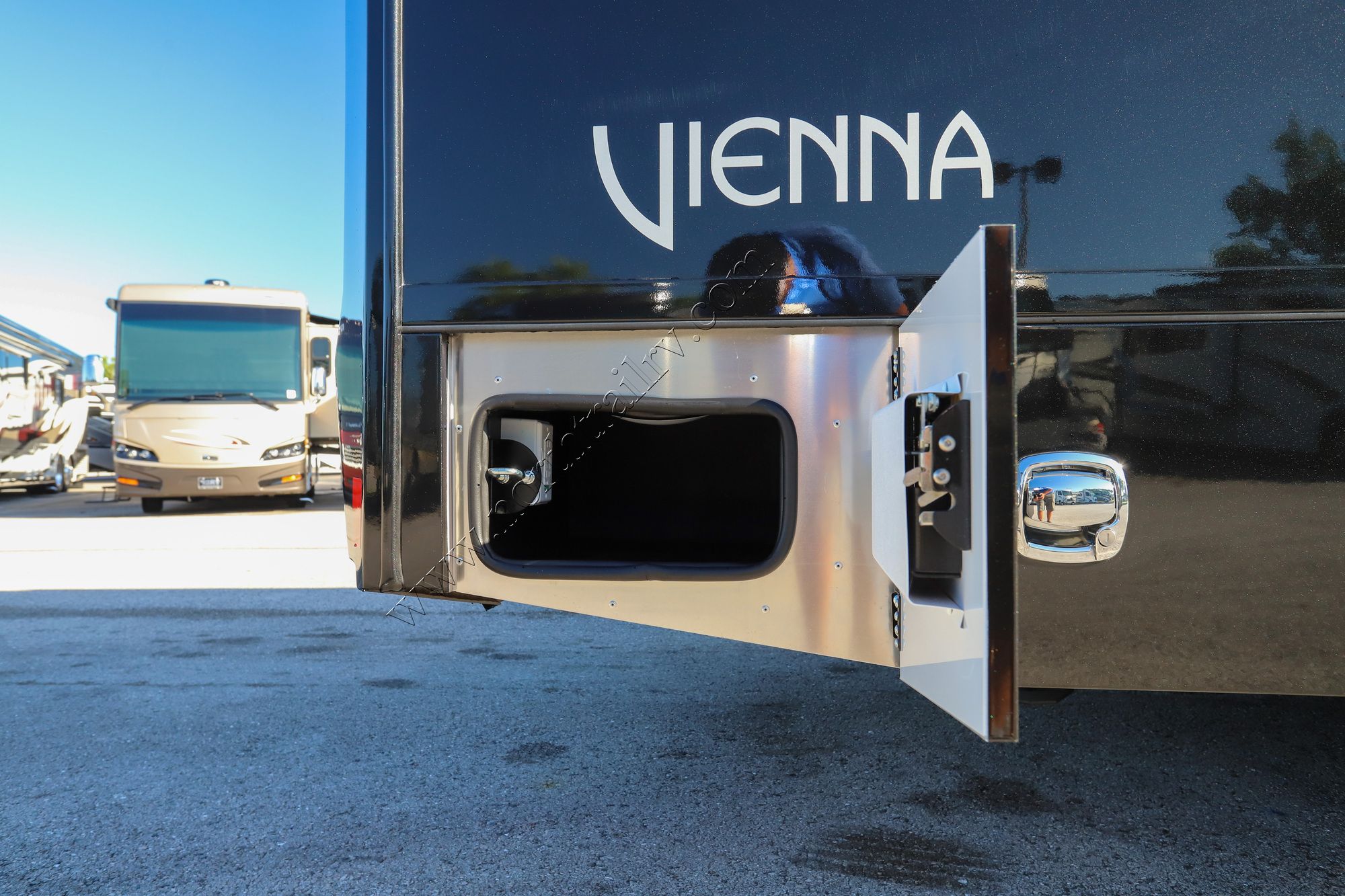 New 2026 Renegade Rv Vienna 25DLC Class C  For Sale